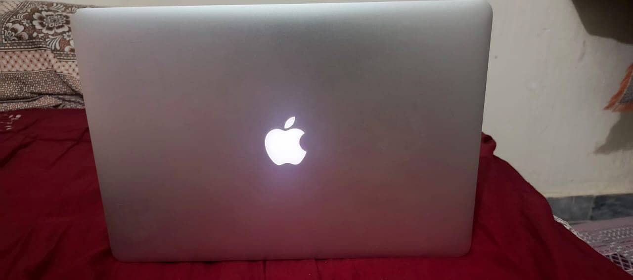 Macbook Pro Early 2013 - 15" (16GB/512GB) (Core i7-1GB Graphic) 8