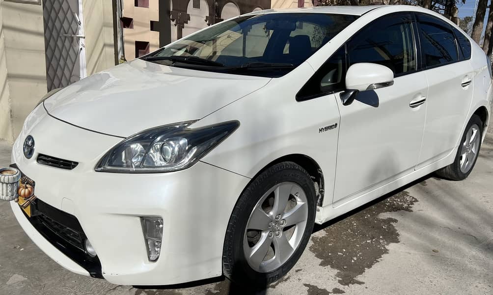 Toyota Prius 2012, Registered 2015, Peral White, 2