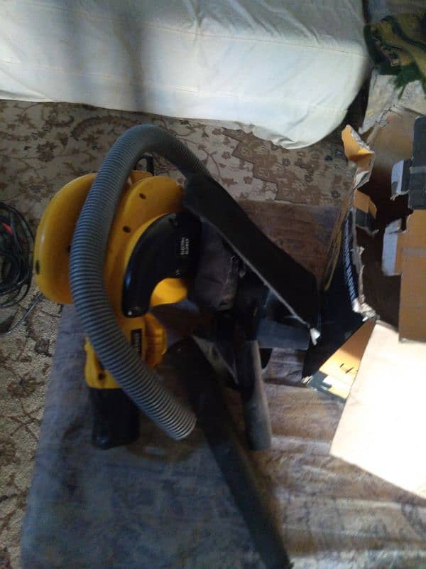 electric blower and vacuum cleaner mix 1