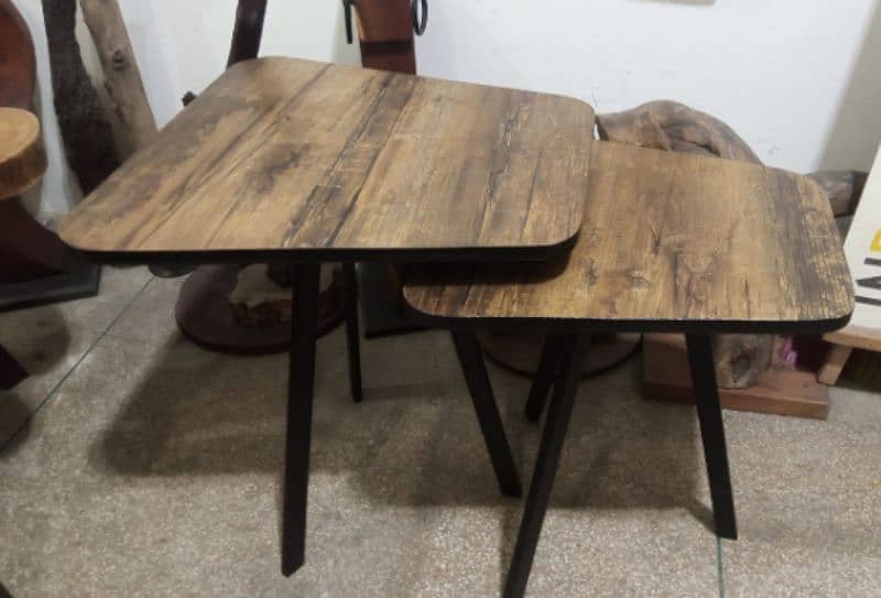 Nesting table set 0