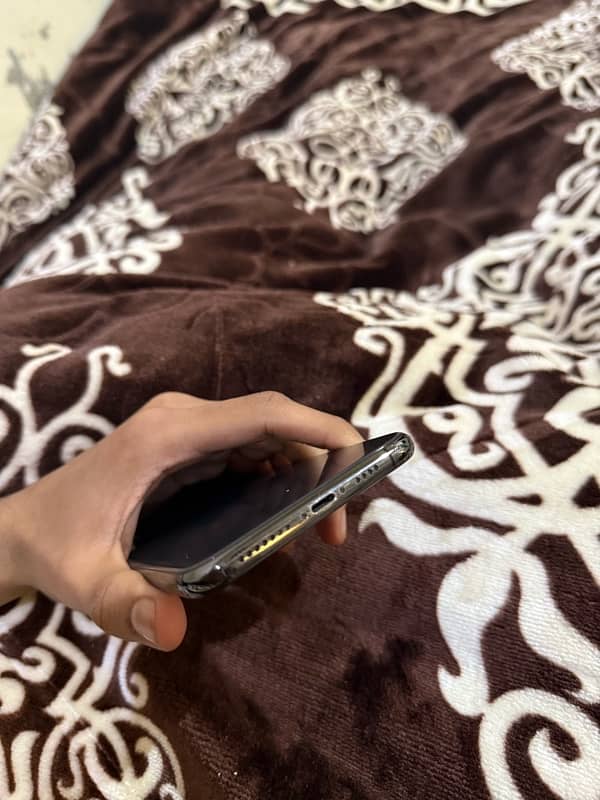 IPhone XS Max 4