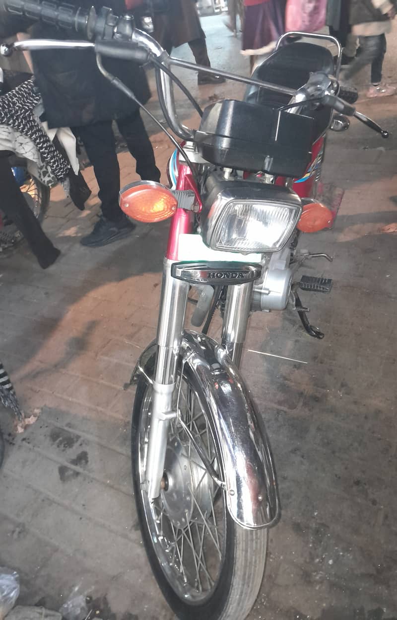 Honda CG125 2018 Model with Golden Number Single Digit 2