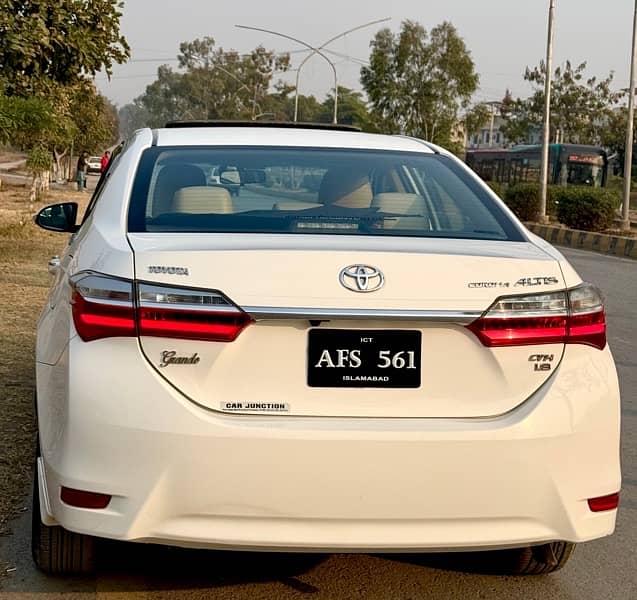 Toyota Altis Grande CVT-i1.8 2017(dec) 4