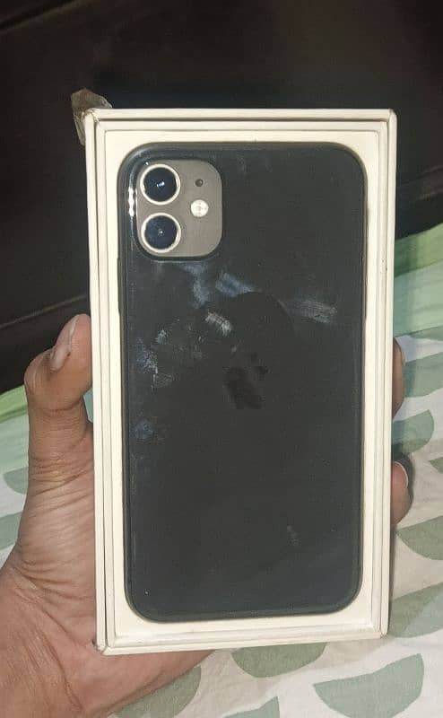 iPhone 11 64gb factory unlock with box 4