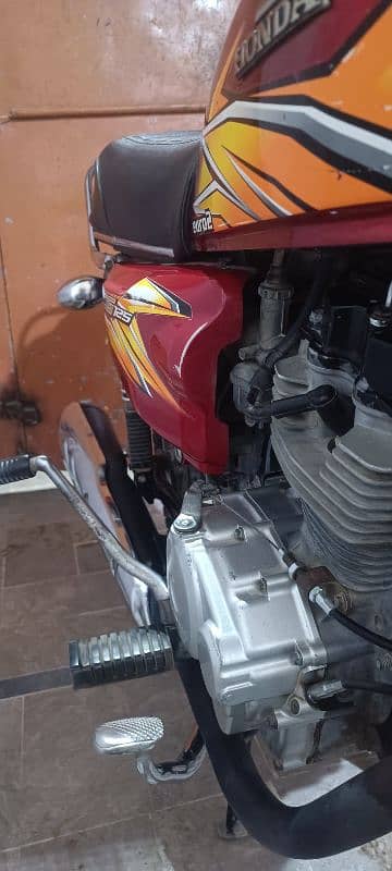 HONDA CG 125 KARACHI NUM 4