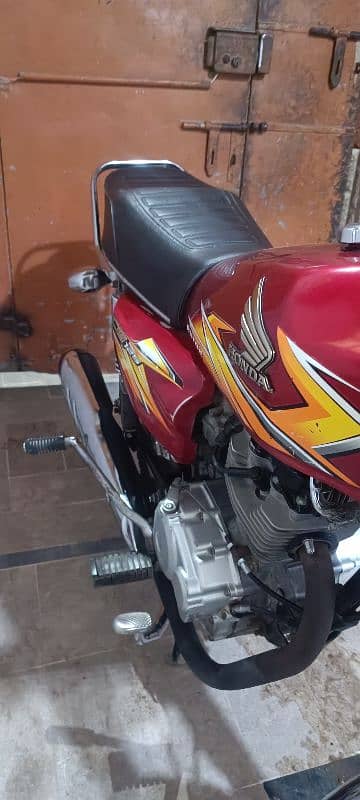 HONDA CG 125 KARACHI NUM 5