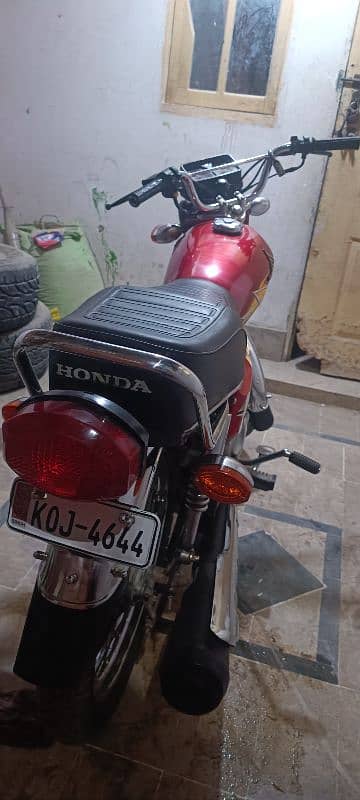 HONDA CG 125 KARACHI NUM 10