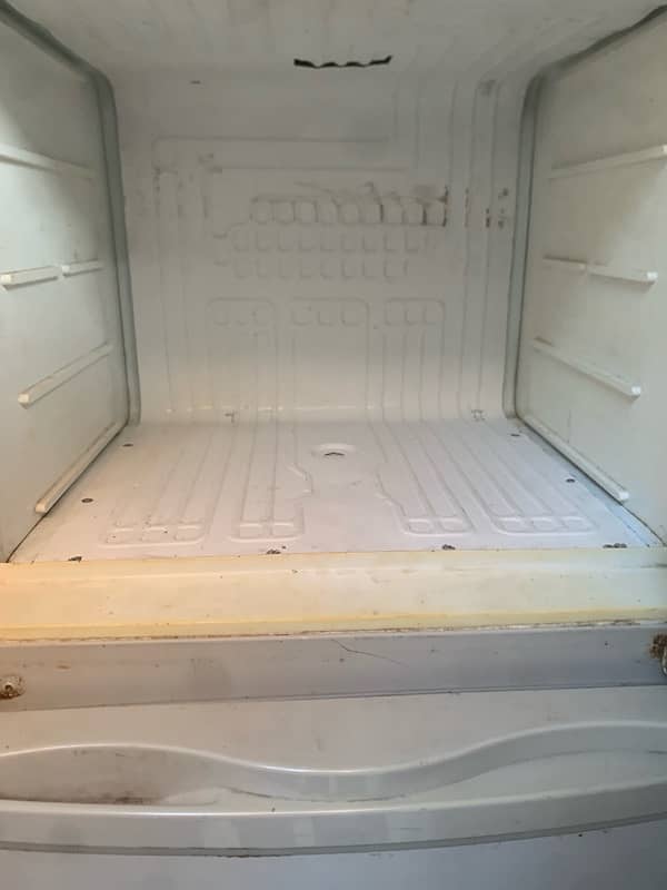 Dawkance medium range fridge 2