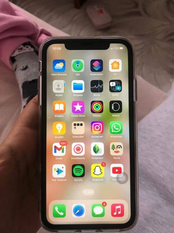 iPhone x 256 UK model 4