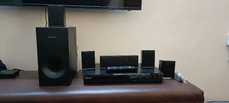 Samsung HT-E 350K Home Theatre 0