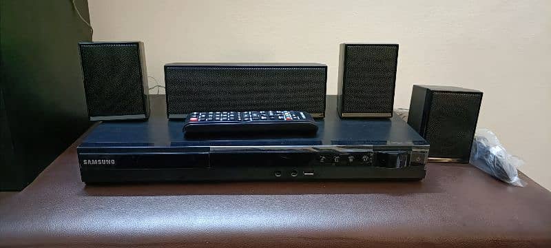 Samsung HT-E 350K Home Theatre 1