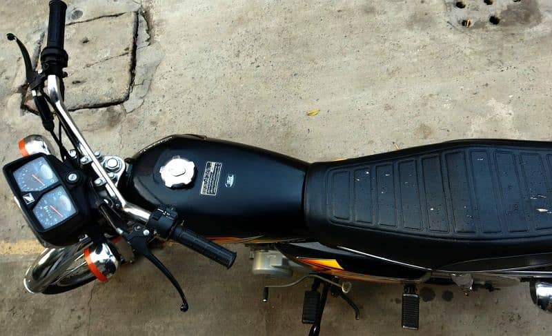 Honda 125 good condition 3