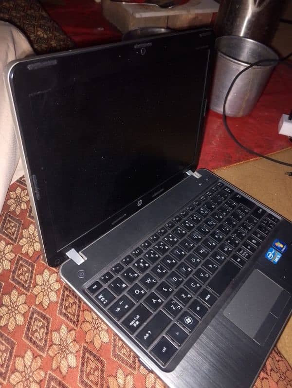 HP mini windows lap top core I 2nd generation 1