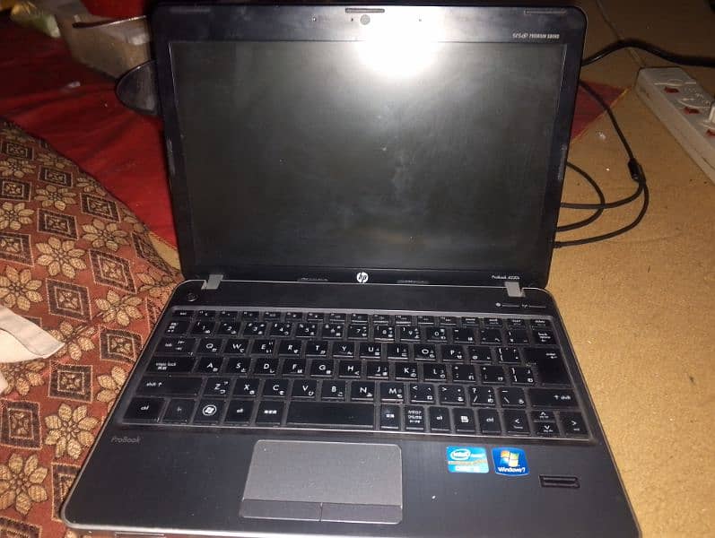 HP mini windows lap top core I 2nd generation 6