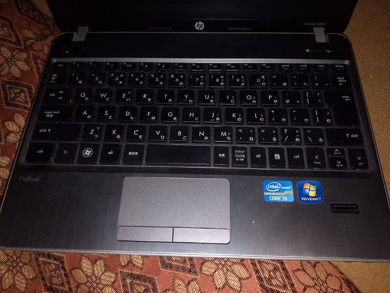 HP mini windows lap top core I 2nd generation 8