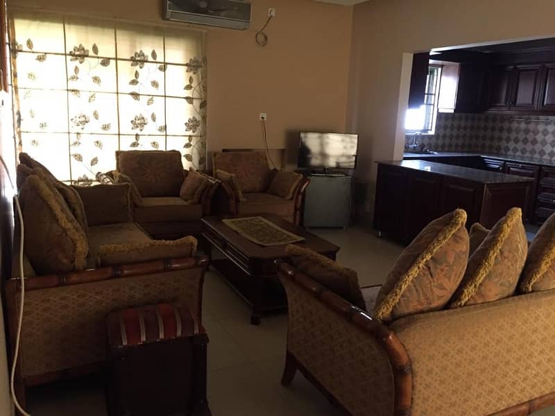 DHA Phase 4 Kanal Upper Portion Fully Furnished For Rent 2