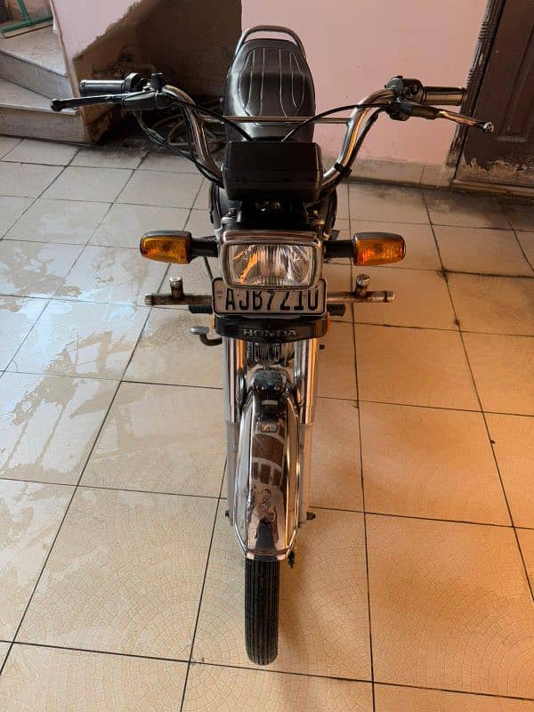 Honda cd70 Dec 2021 model black color for sale 6