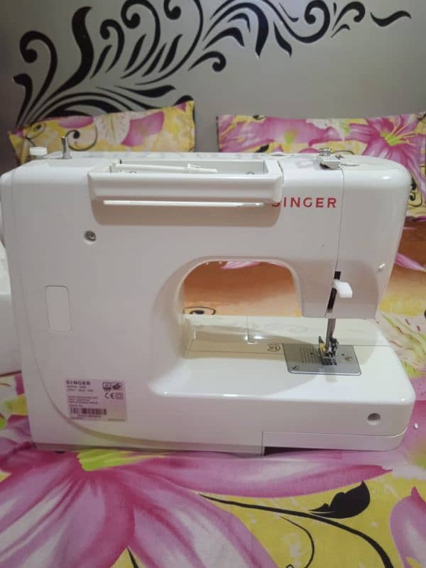 Branded singer sewing machine for sell. 8