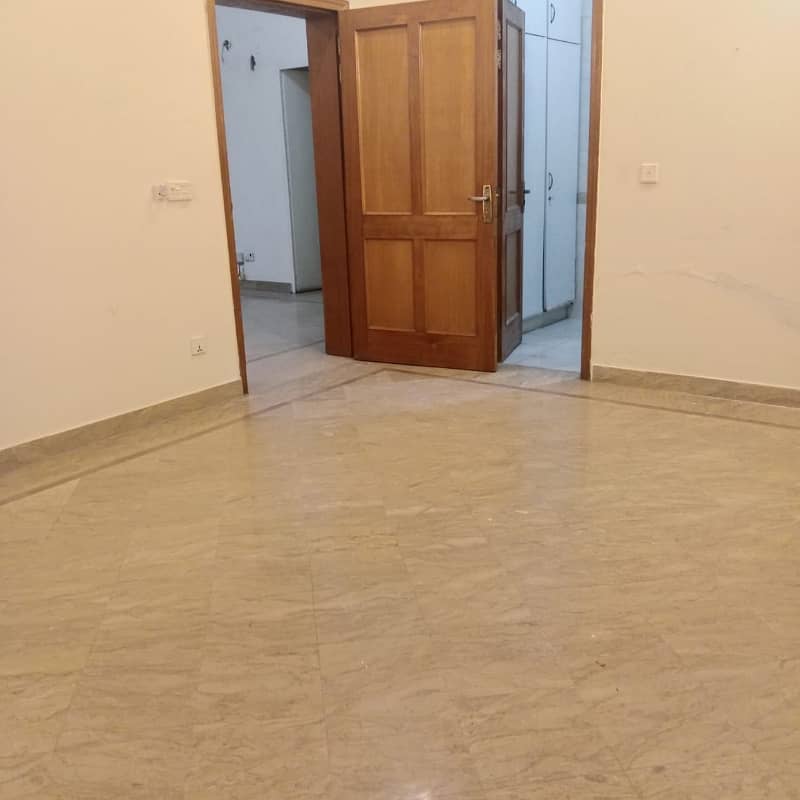 dha phase 3 kanal upper portion separate gate for rent 5