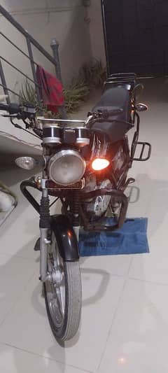 Suzuki GS 150se