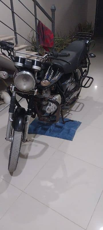 Suzuki GS 150se 7