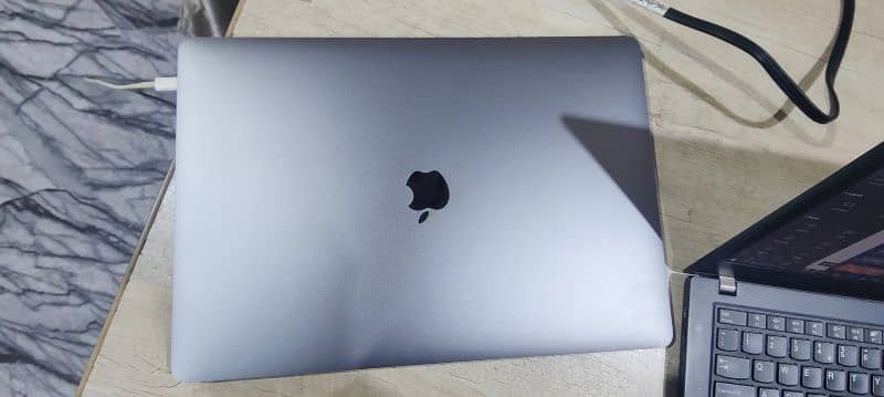 Macbook pro 2019 1