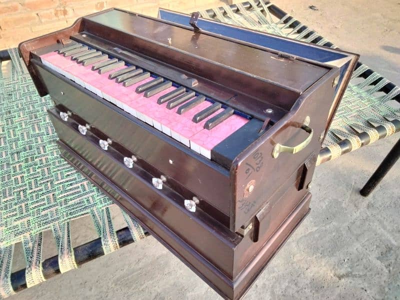 Big size harmonium for sale 0