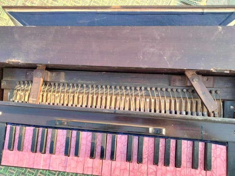 Big size harmonium for sale 2