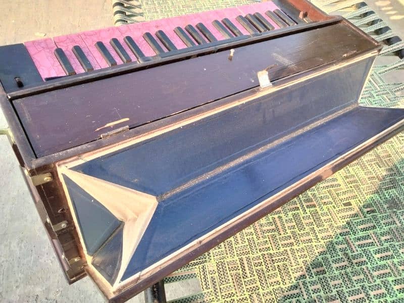 Big size harmonium for sale 4