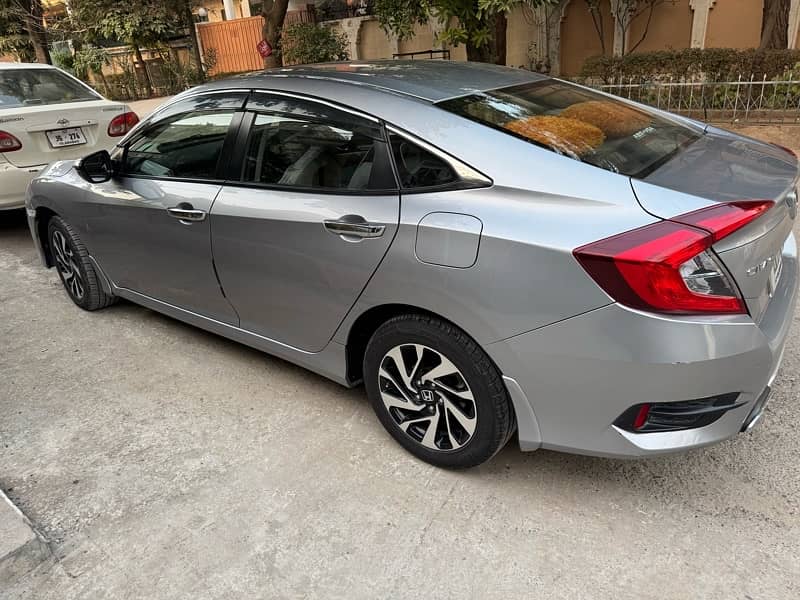 Honda Civic Oriel 2018 12