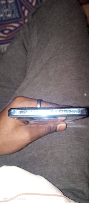 I am selling my Tecno spark 10c 6