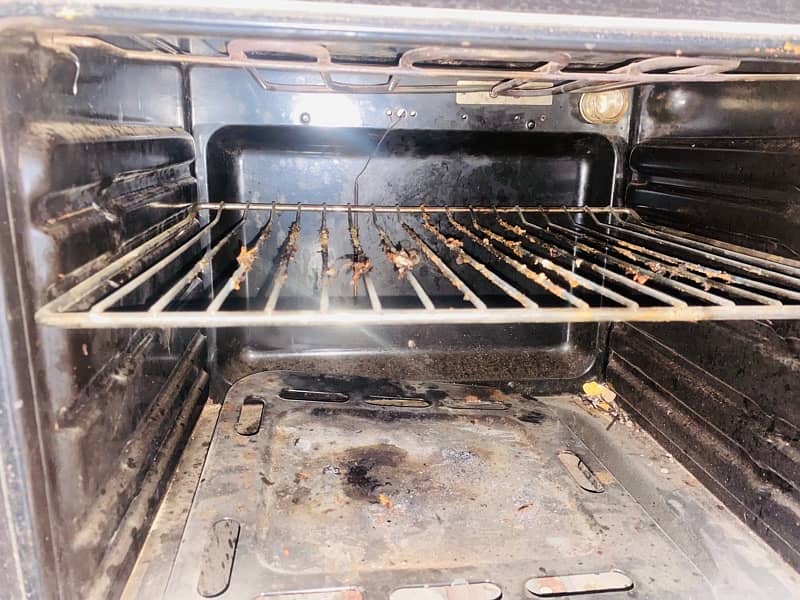 GAS AND ELECTRIC OVEN FULL WORKING CONDITION 2