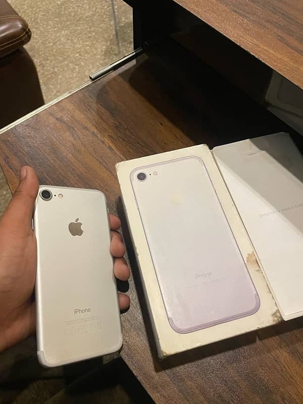 Iphone 7 official PTA Approved (32gb) 6