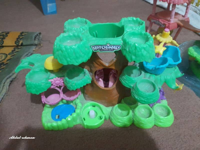 Hatchimals with their playset 2