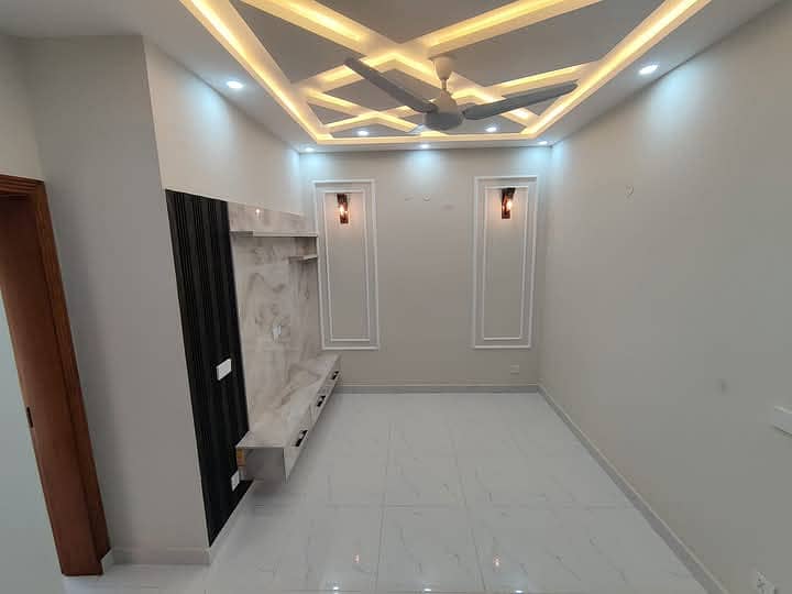 5 Marla Brand New House For Sale In Lake City - Sector M-7B Lake City Lahore 8