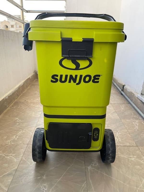 Car Washer/Mini Service Station (Sun Joe) Battery Powered (Almost New) 6