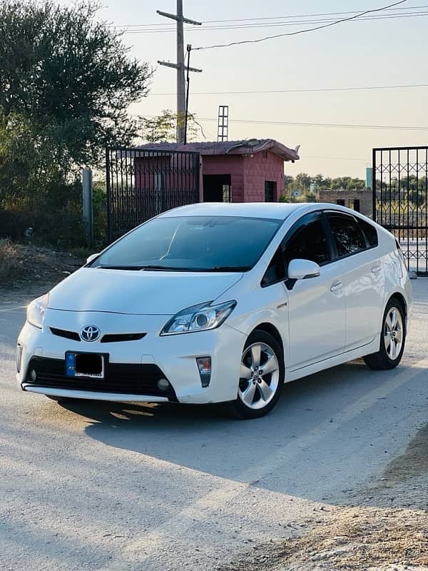 Toyota Prius 2014 1