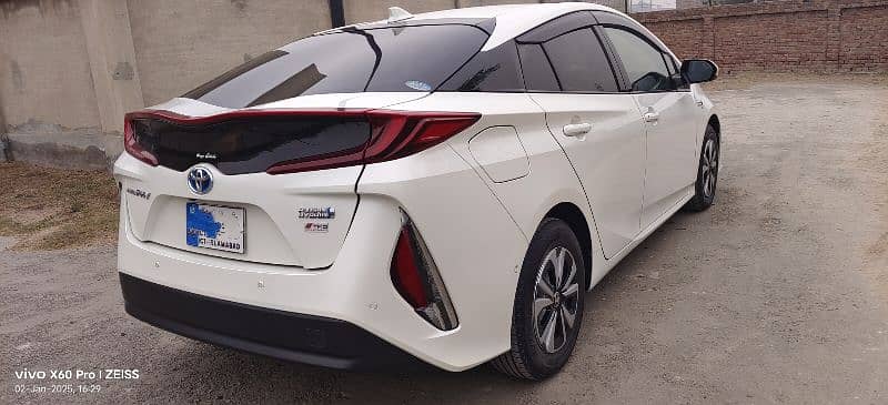 Toyota Prius 2018 4