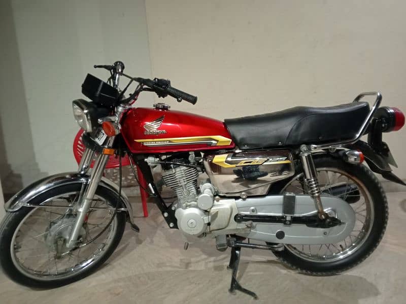 Honda cg 125 special addition total genion 100% 0