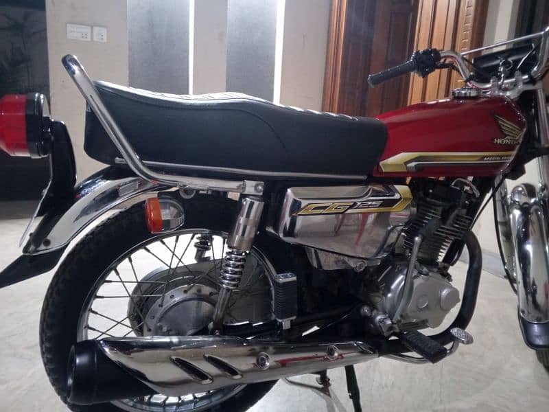 Honda cg 125 special addition total genion 100% 1