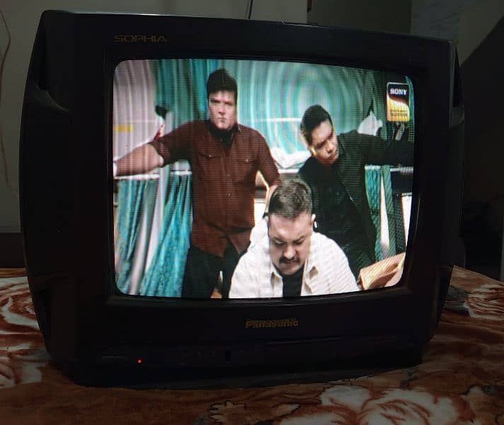 Panasonic Colored TV 14 Inch 2