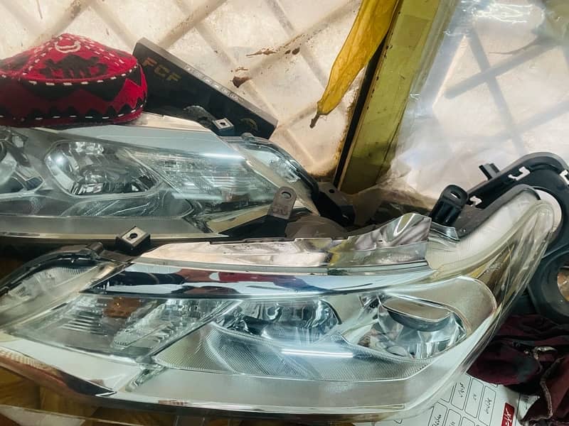 Axio 2015 to 2019 headlight and all parts available 11 0