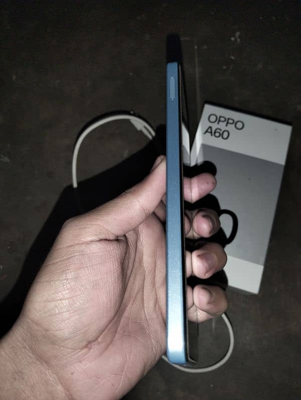 Oppo a60 4