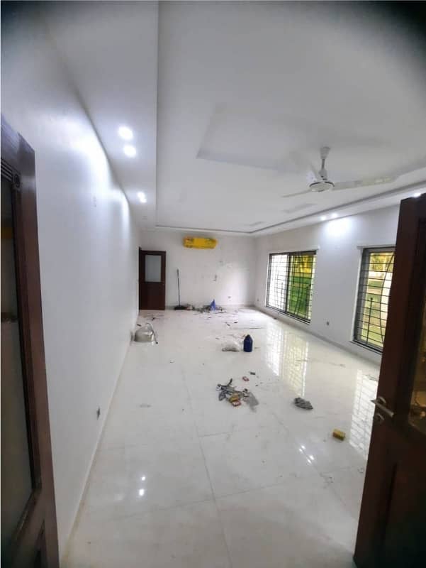 1 Kanal Beautiful Owner Build House Available For Sale In Dha LAHORE 1