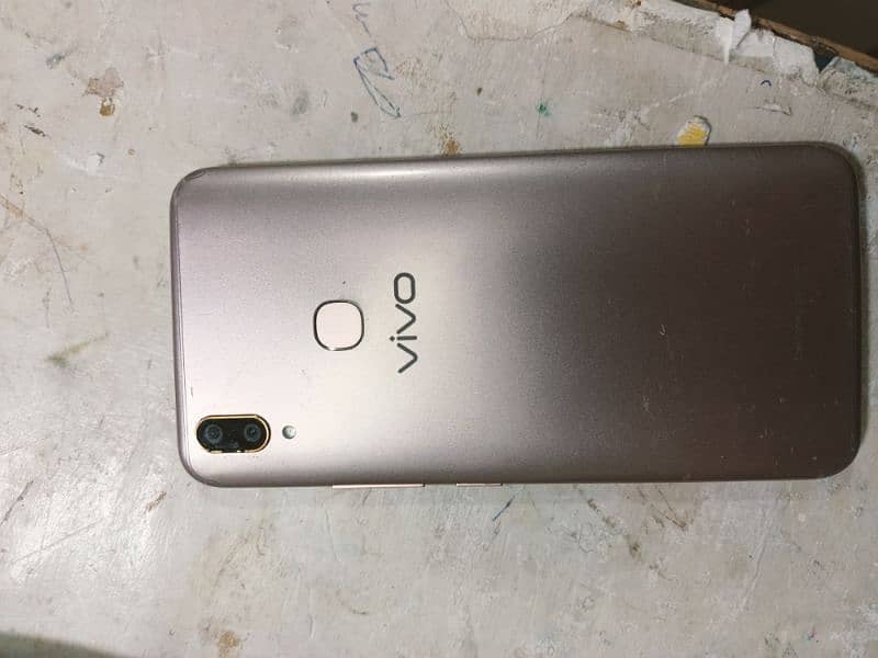 vivo y85 4/64 box available 1