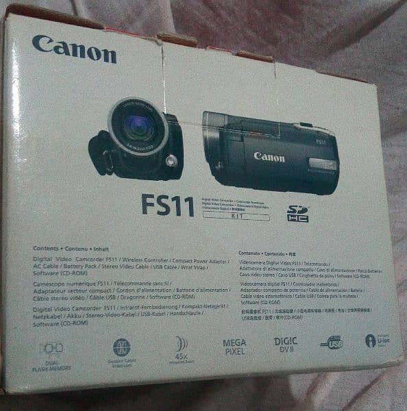 Canon FS11 Camera Kit 4