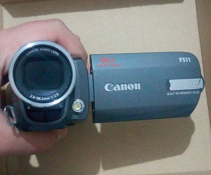 Canon FS11 Camera Kit 9