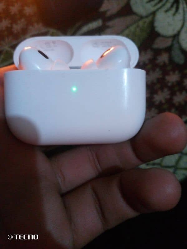 10/10 air pod pro 2 8