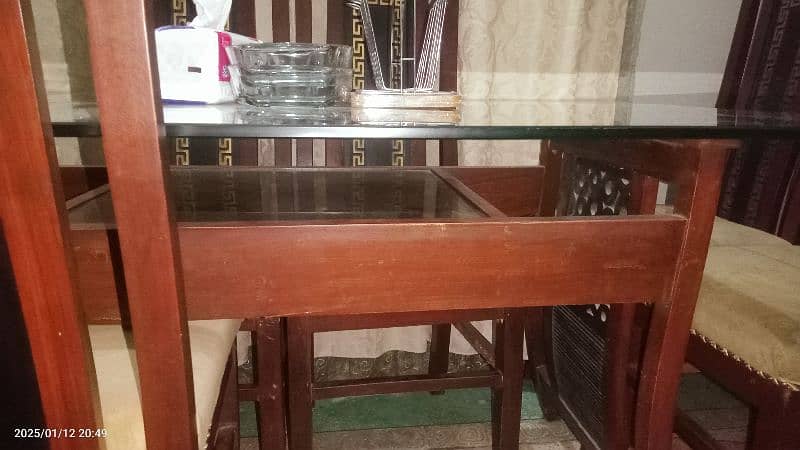 6 seaters Dinning table for sale 2