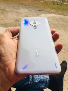 Vivo Y 51